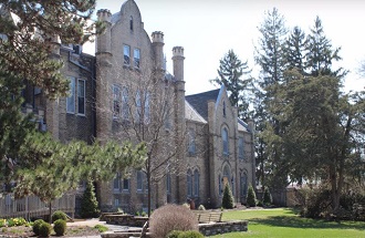 特拉法城堡中學(xué)