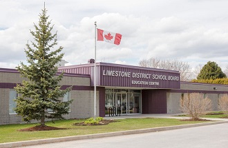 萊斯特&middot;比&middot;皮爾遜公立教育局